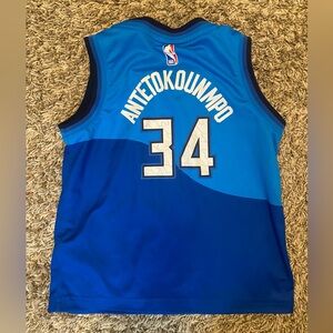 Milwaukee Bucks Jersey Size 5/6